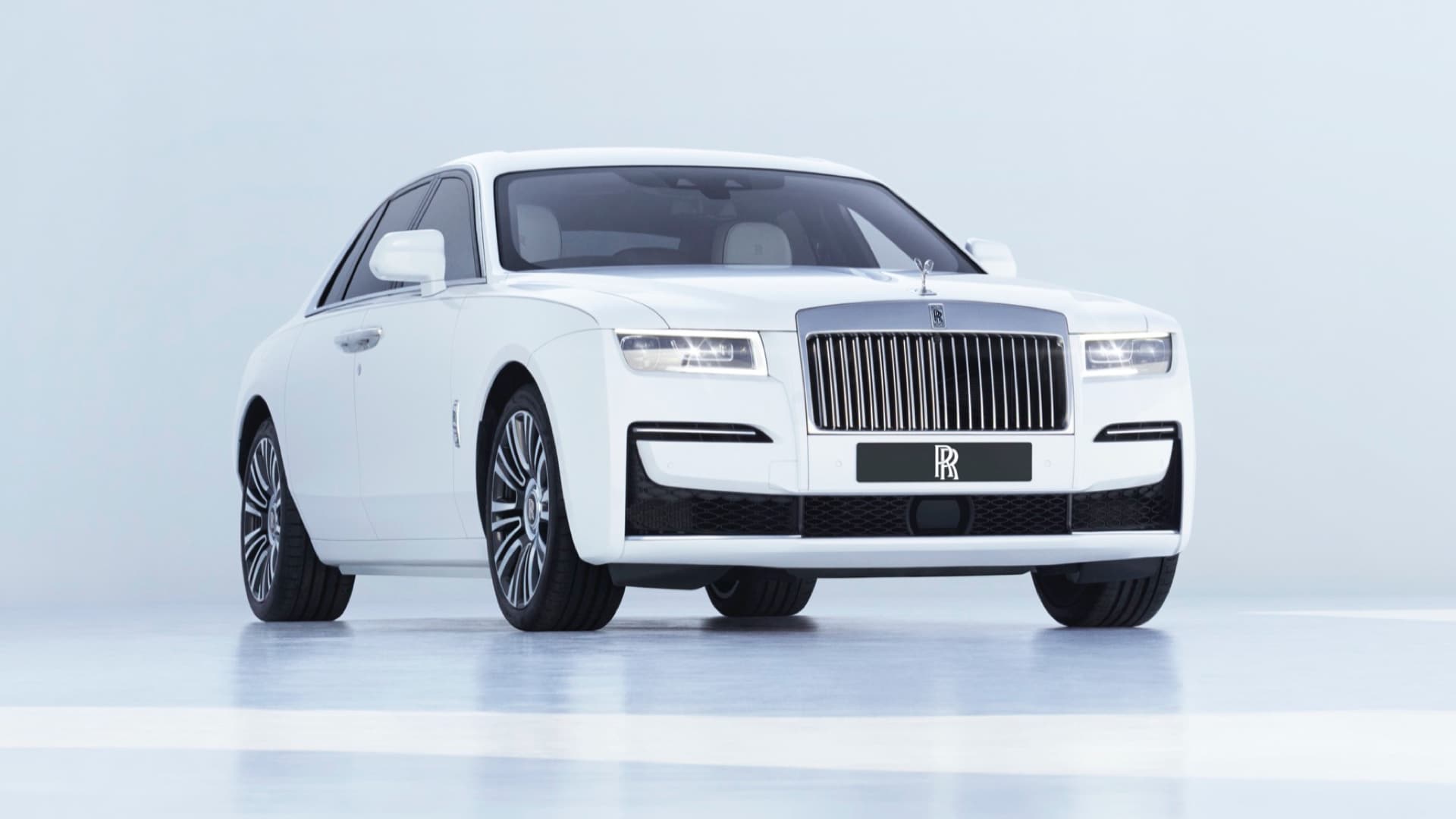 Automóvil de la marca ROLLS-ROYCE